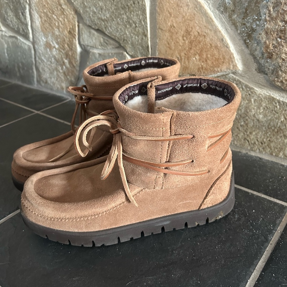 Manitobah Mukluks